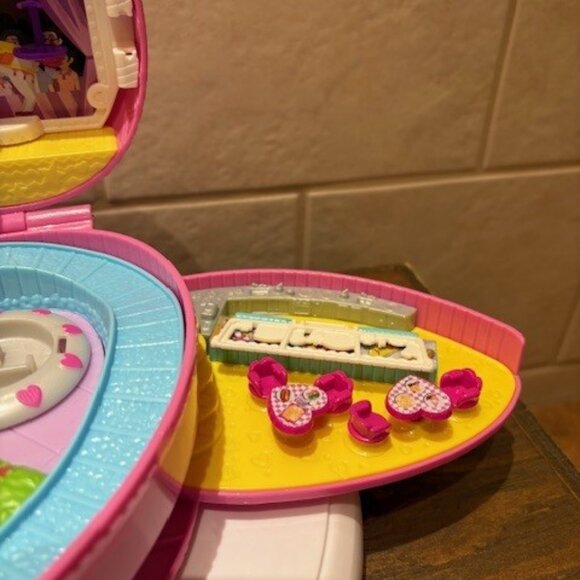 2019 Polly Pocket Tiny Is Mighty Theme Park Backpack - Picture 11 of 11